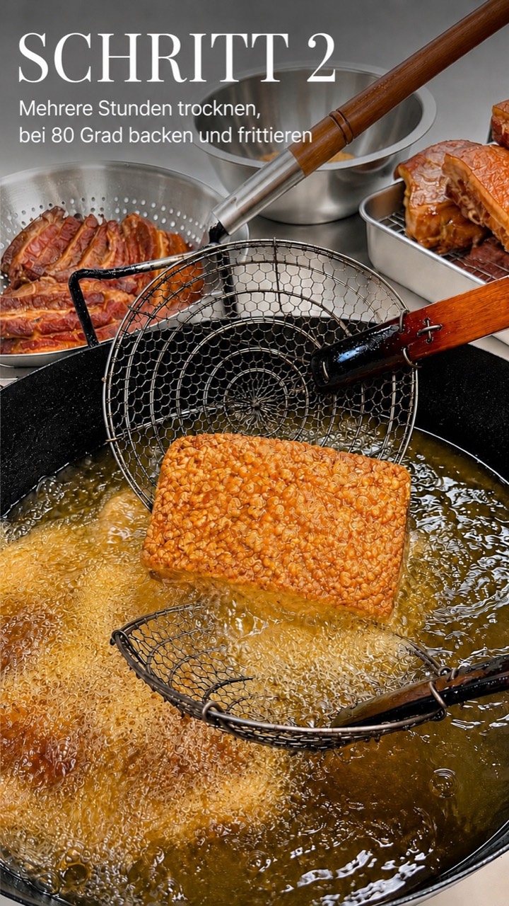 Pad Krapao Moo Krob – Schritt 2: Schweinebauch trocknen, backen und frittieren
